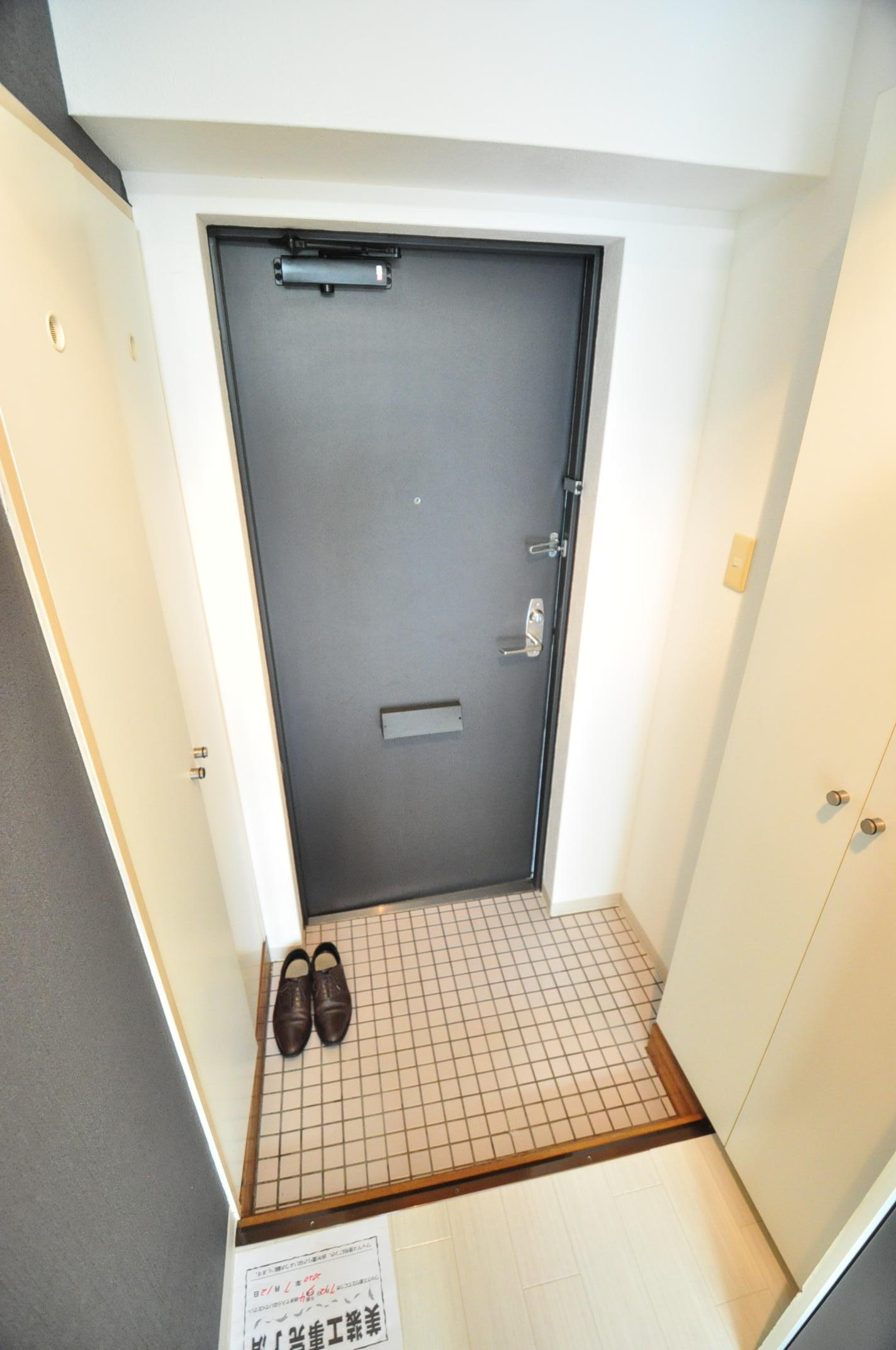 大阪市都島区都島本通４丁目の賃貸マンションの玄関