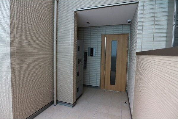 REGALEST観音のエントランス|建物の内部です