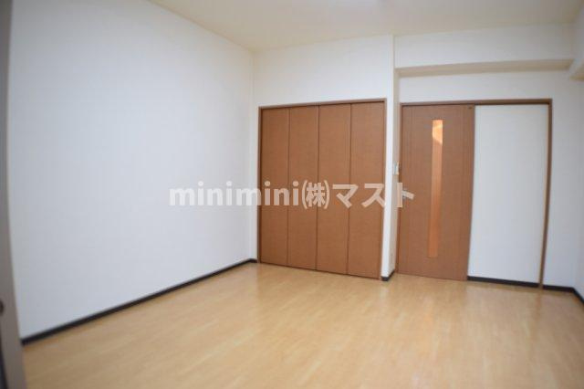 タウンコート幸町の洋室