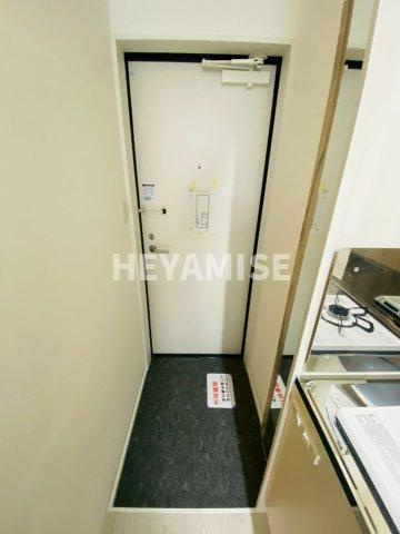 デ・クメール大橋の玄関