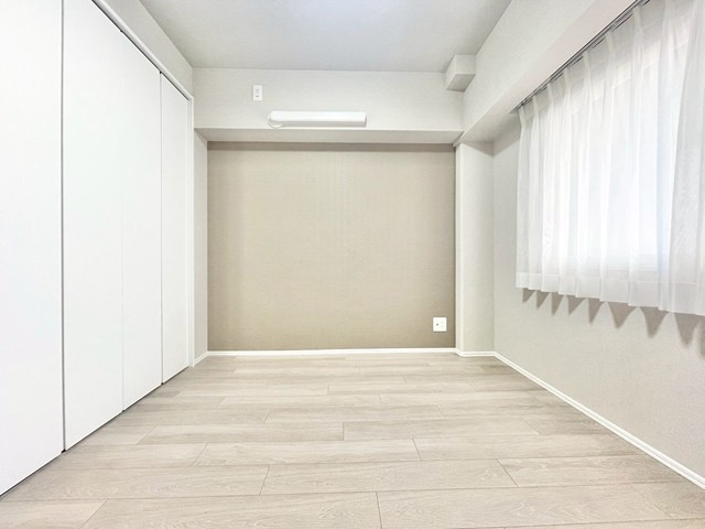 【洋室】 | セントラルパレス東豊中 | 現在ご返済中のカーローン・カードローン・教育ローンなどを住宅ローンに一本化したり、家具家電購入費用・引越し費用を住宅ローンと組み合わせるなど、お客さまにメリットの多い住宅ローンのご提案が可能です。