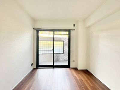 【子供部屋】 | セントラルパレス東豊中 | サイトに掲載されていない箇所の写真、撮影してお届けさせて頂きます！気になる物件で、見たい部分の画像が無い場合は、弊社スタッフまでご連絡下さいませ。お客様の気になる箇所を、カメラにて撮影して参ります！