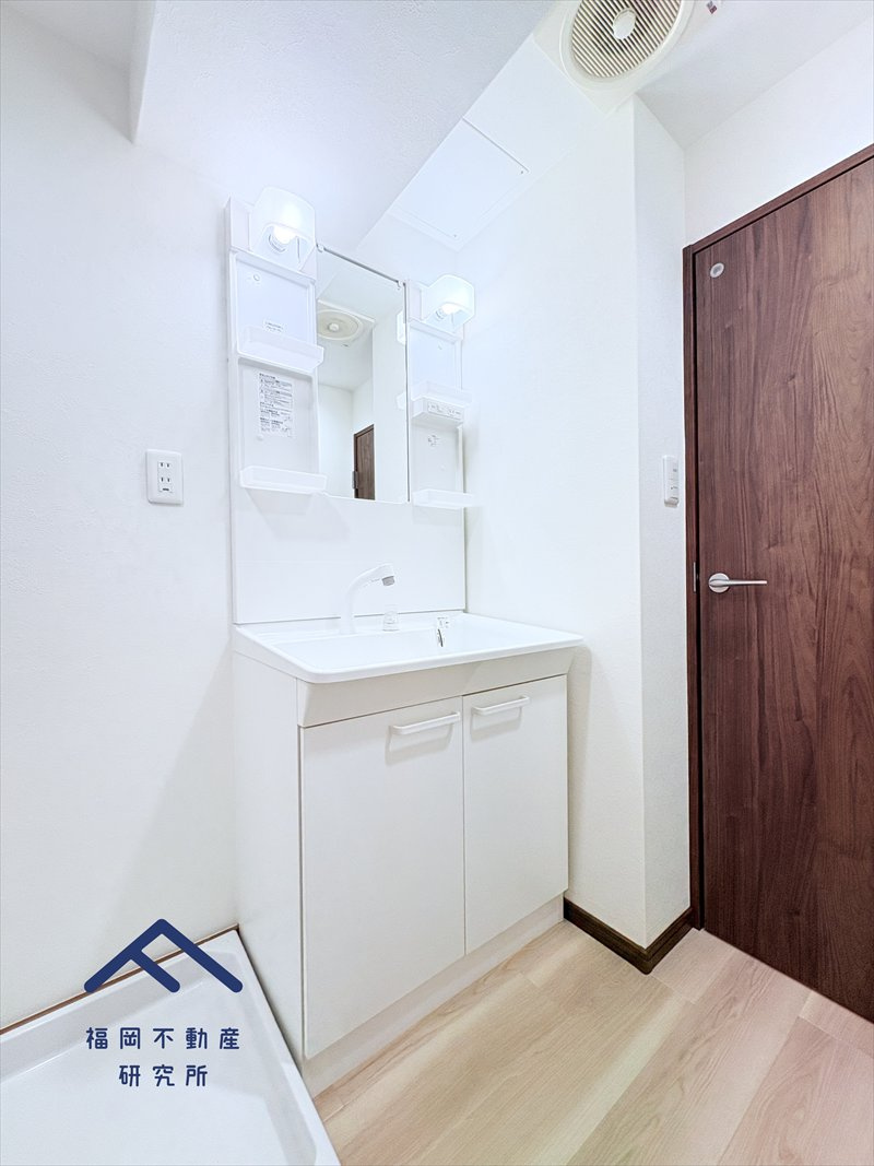 アーベインルネス諸岡壱号棟の独立洗面台