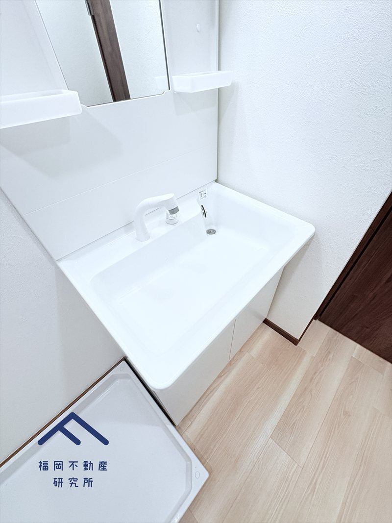 アーベインルネス諸岡壱号棟の独立洗面台