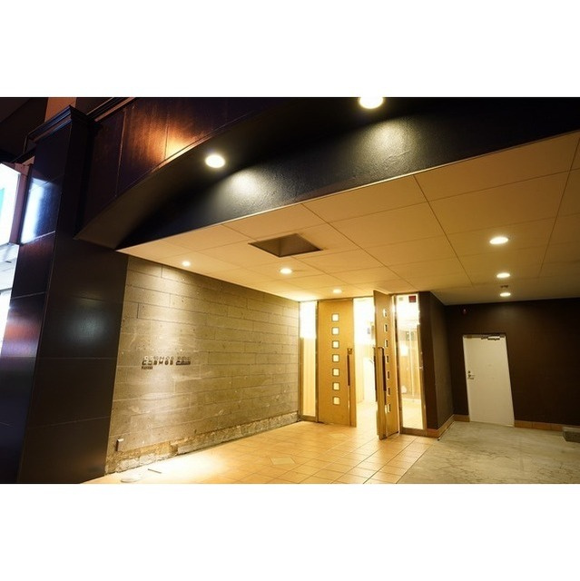 コスモリード羽田のエントランス