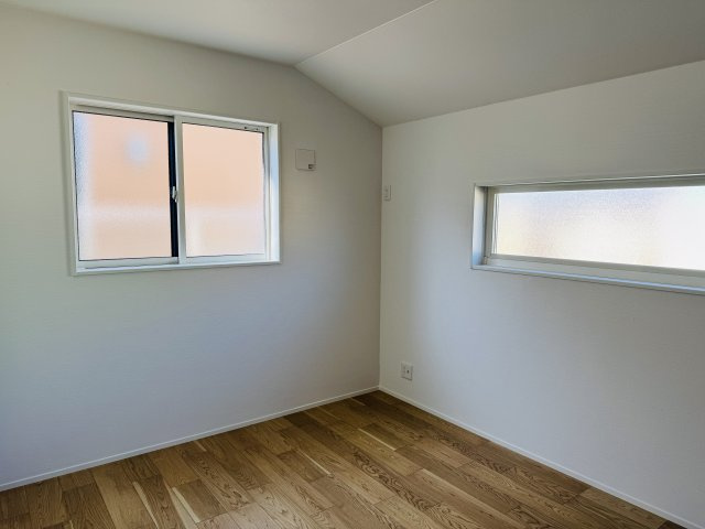 八王子市　めじろ台　新築一戸建ての子供部屋|～2階5.25帖の洋室　2面採光で明るく風通しの良いお部屋です～