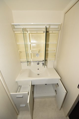 ビエラ江戸堀民泊可