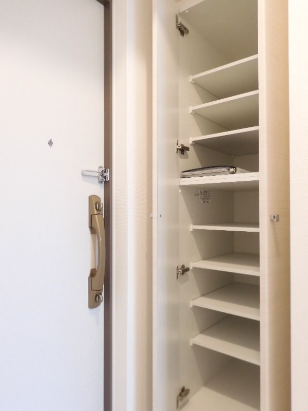 CREAL premier浅草の玄関|シューズボックス