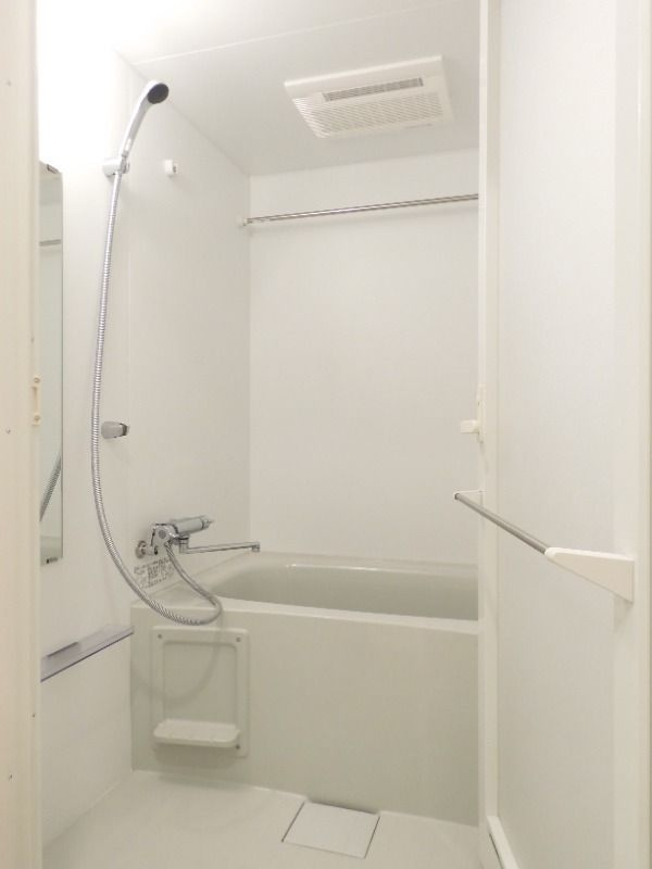 CREAL premier浅草の浴室