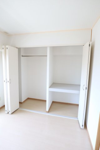 大阪市城東区中央１丁目の賃貸マンションの収納