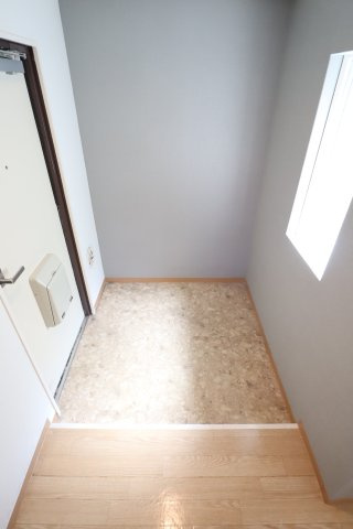 大阪市城東区中央１丁目の賃貸マンションの玄関