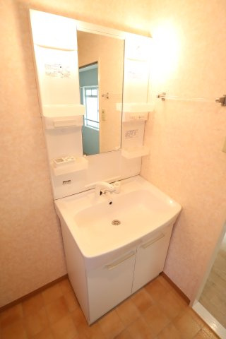 大阪市城東区中央１丁目の賃貸マンションの洗面所