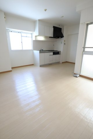 大阪市城東区中央１丁目の賃貸マンションの居間・リビング