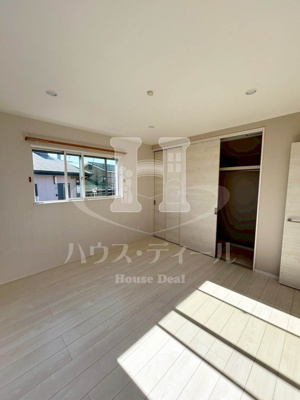 【寝室】 | 錦町５丁目戸建て | 落ち着いた色調の寝室です