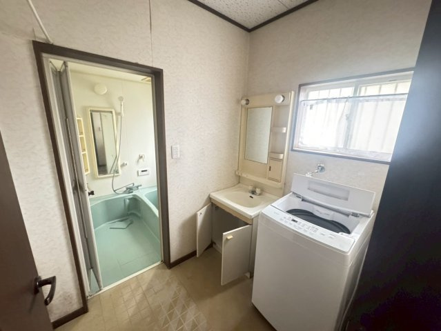 古河市水海　中古戸建の独立洗面台