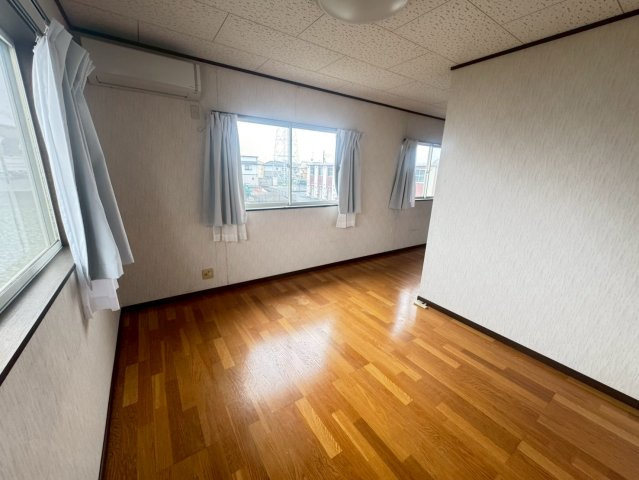 古河市水海　中古戸建の洋室