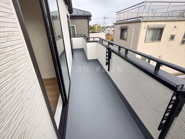 【バルコニー】 | 狭山市広瀬台10期　全2棟　2号棟 | 開放的で明るい空間を演出してくれるバルコニーです