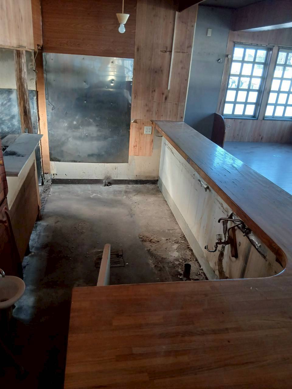 滑川町小野店舗の内装