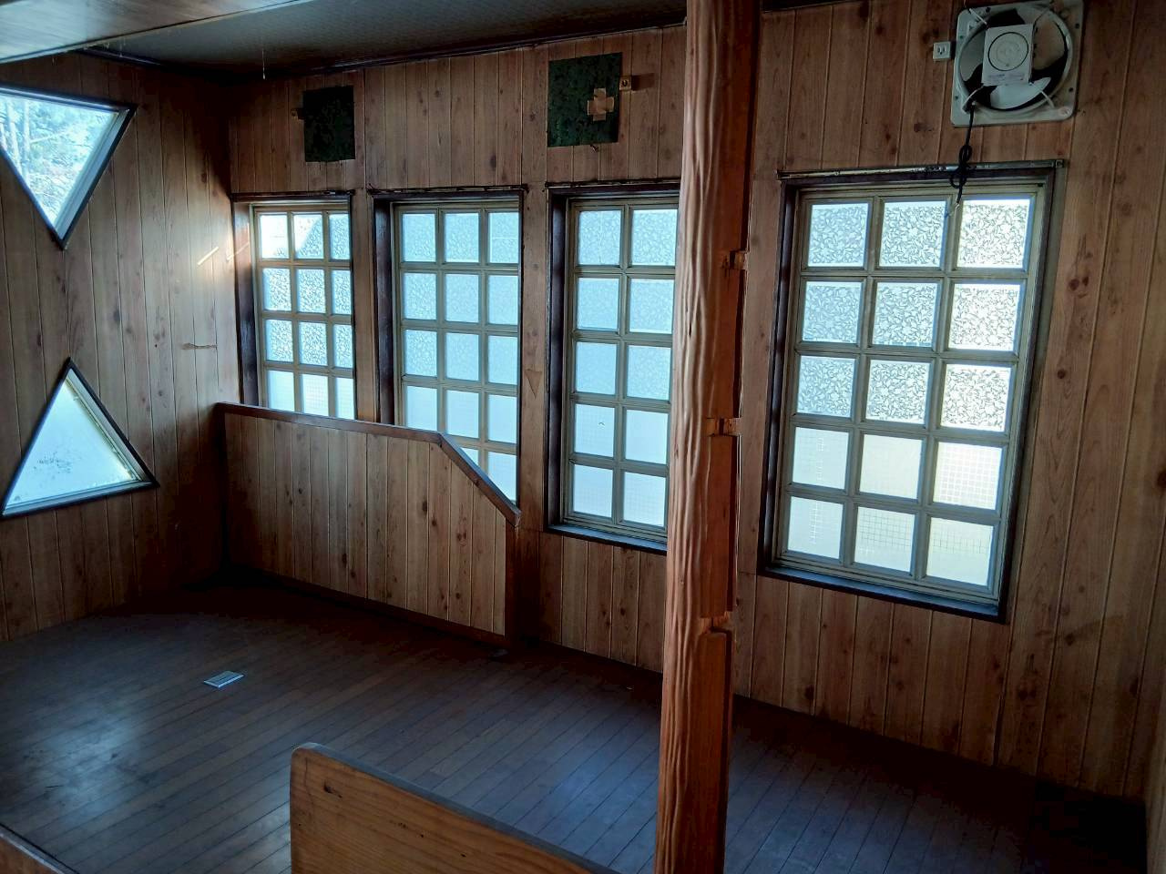 滑川町小野店舗の内装
