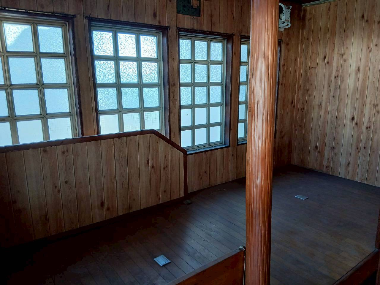 滑川町小野店舗の内装