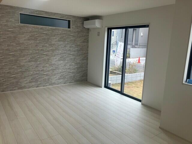 【居間・リビング】 | 稲城市東長沼７期11号棟 |  