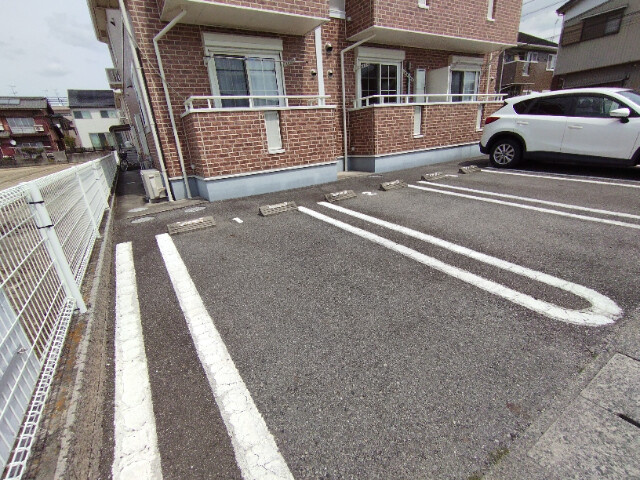 セントラル道本Ａの駐車場