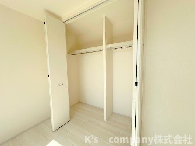 茅ヶ崎市萩園　新築戸建　1号棟の収納|洋室6.5帖の収納スペース◇