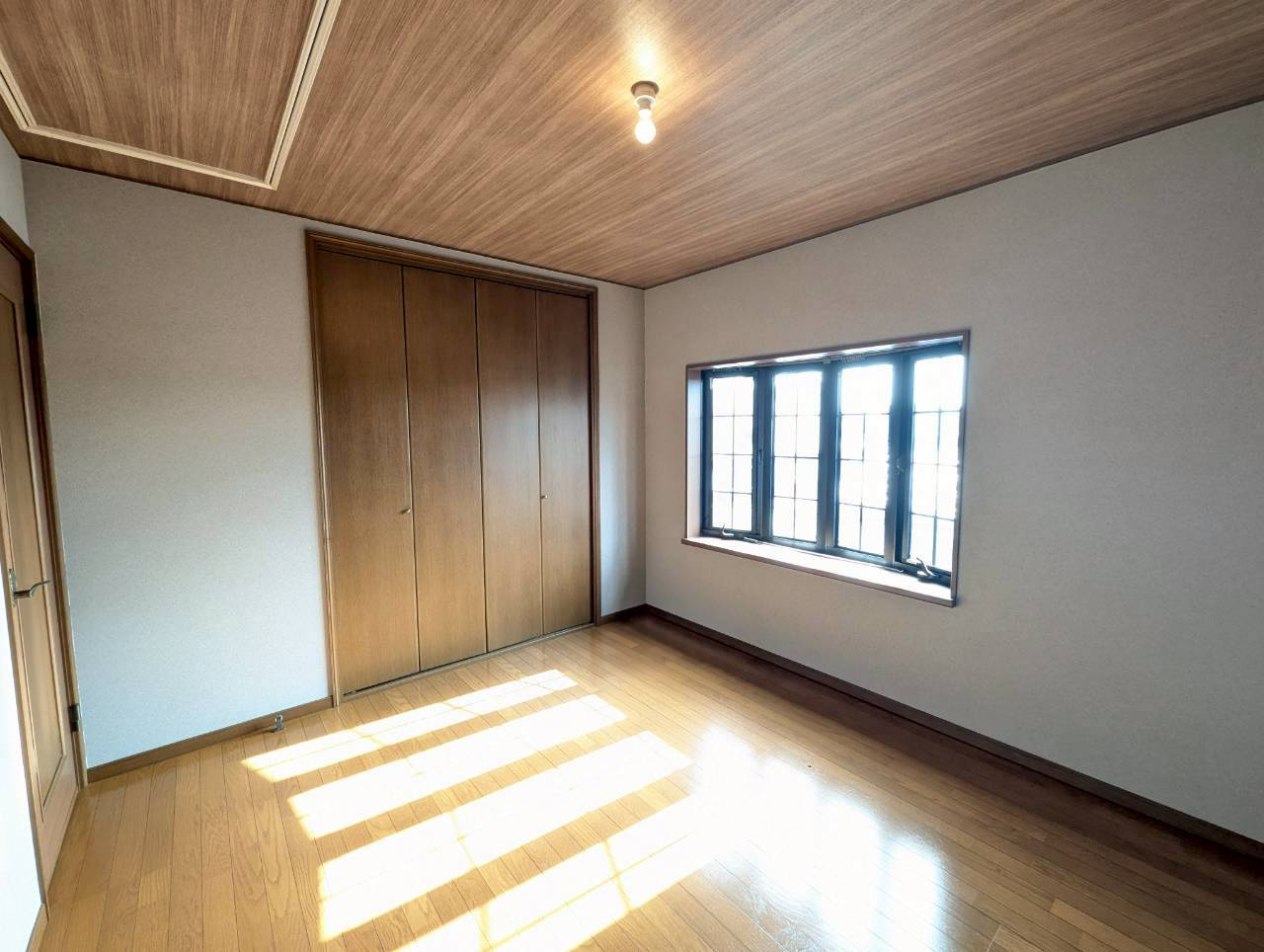 西九条大国町の洋室