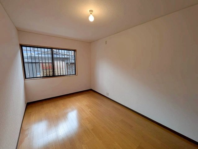 西九条大国町の洋室