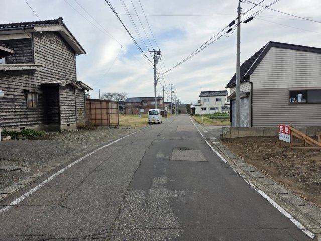 雁子浜売地の前面道路含む現地写真