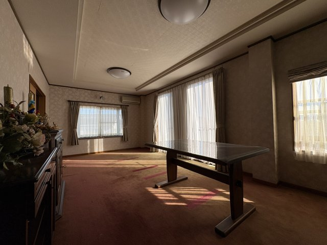 半田市長根町1丁目の居間・リビング|2F：リビング13.4帖