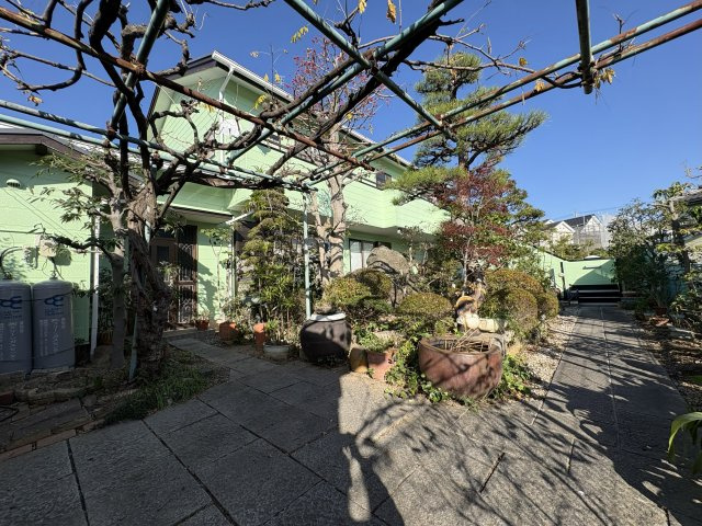 半田市長根町1丁目の庭