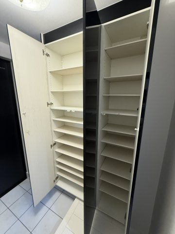 小茂根４丁目中古戸建の収納|シューズボックス