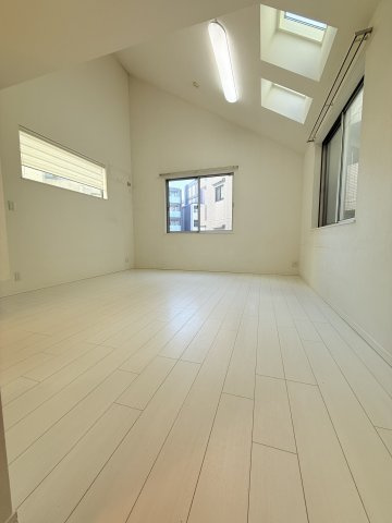 小茂根４丁目中古戸建の居間・リビング