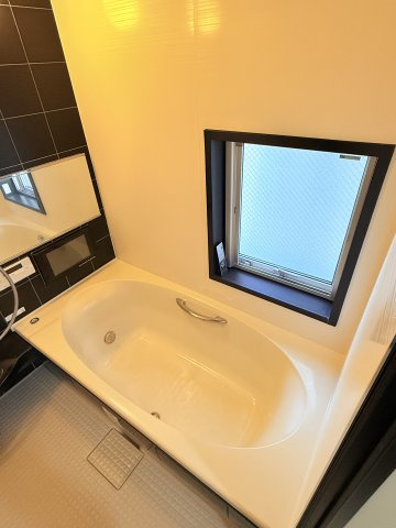 小茂根４丁目中古戸建の浴室