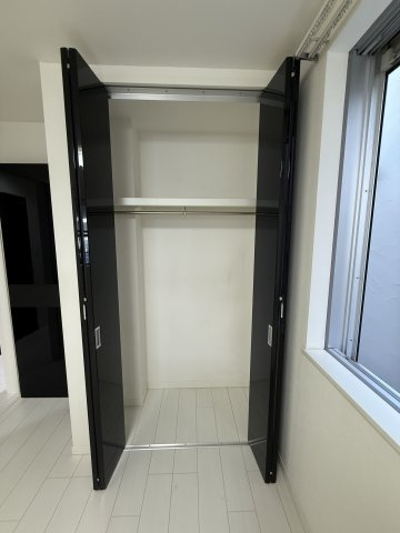 小茂根４丁目中古戸建の収納|5.7帖(1階)