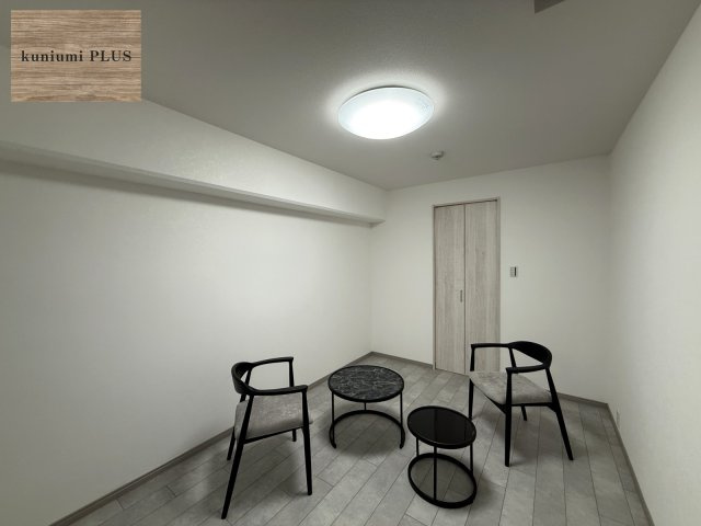 メロディハイム東船場の洋室