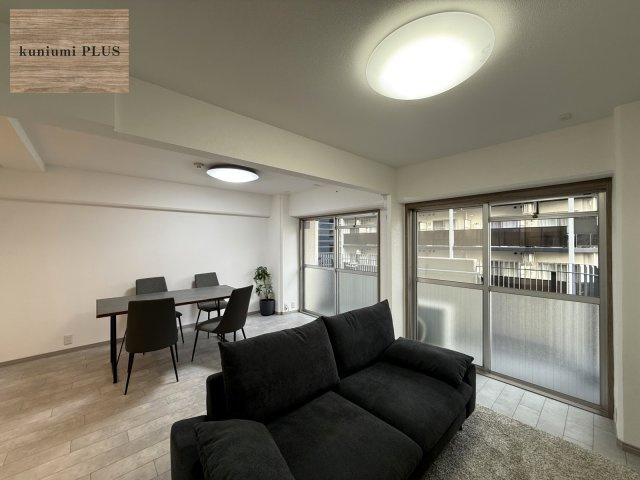 メロディハイム東船場の居間・リビング