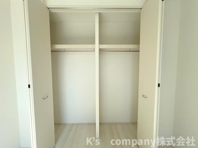 茅ヶ崎市萩園　新築戸建　2号棟の収納|洋室5.0帖の収納スペース◇