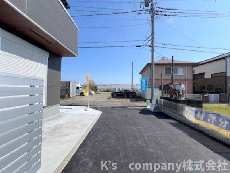 茅ヶ崎市萩園　新築戸建　2号棟の前面道路含む現地写真|前面道路の様子です◇