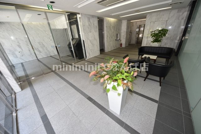 リーガル北堀江のエントランス