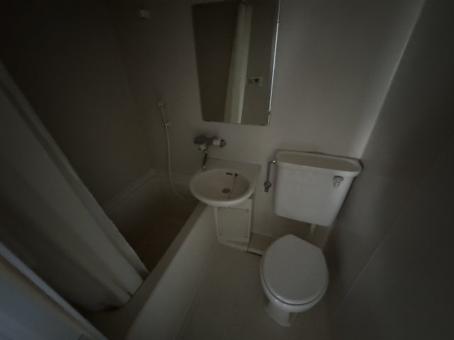 -三丁目不動産-深谷市上柴町東　寮のトイレ|清潔感のあるトイレです