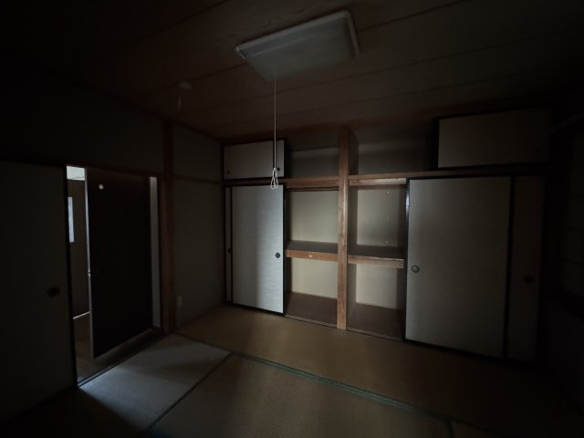 -三丁目不動産-深谷市上柴町東　寮の和室|畳の上でゆっくりとくつろげる和室です