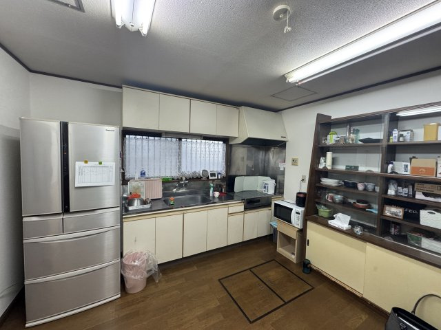 -三丁目不動産-深谷市上柴町東　寮のキッチン|きれいなキッチンです