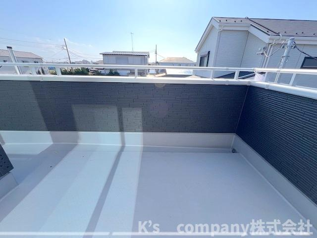 茅ヶ崎市萩園　新築戸建　3号棟のバルコニー|ワイドバルコニー☆DIYスペースなどにもお使いいただける広さがあります♪