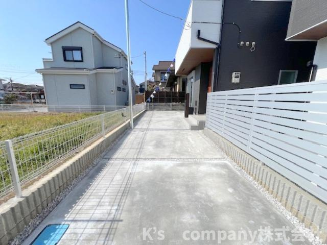 茅ヶ崎市萩園　新築戸建　3号棟の駐車場|駐車スペースが正面に2台縦列で可能です◇