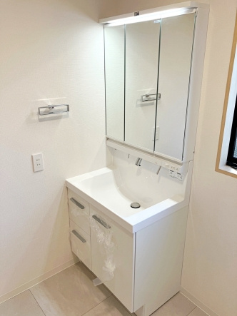 草加市谷塚町戸建の独立洗面台|独立洗面化粧台付き