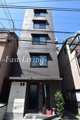 Seasons Residence 四谷三丁目のエントランス