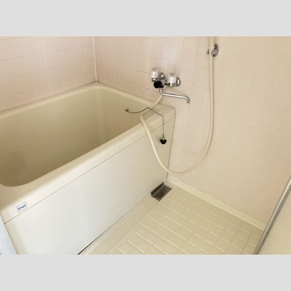 イエローハウス栄の浴室