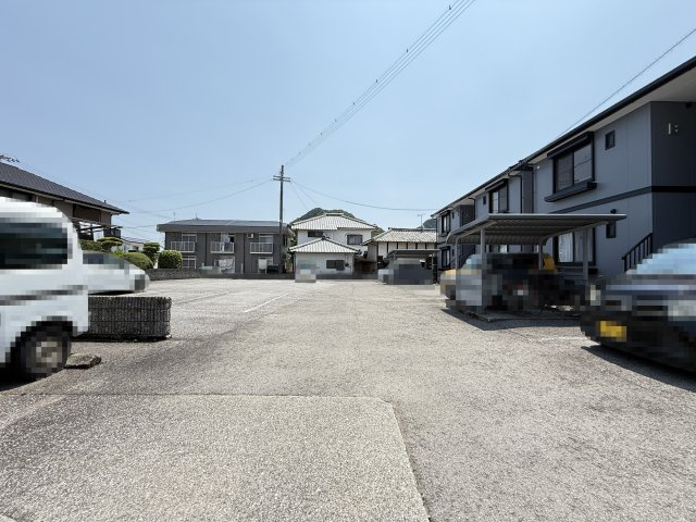 レジェンド A棟の駐車場